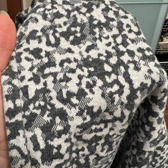 Loft 82 pencil skirt - grey/cream pattern - size 1 (small) - Picture 3 of 4